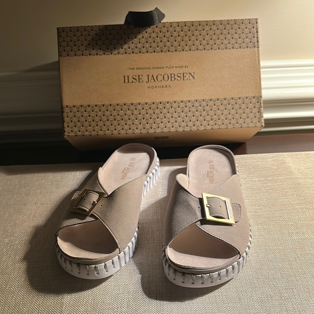New IIse Jacobsen Tan Sandals